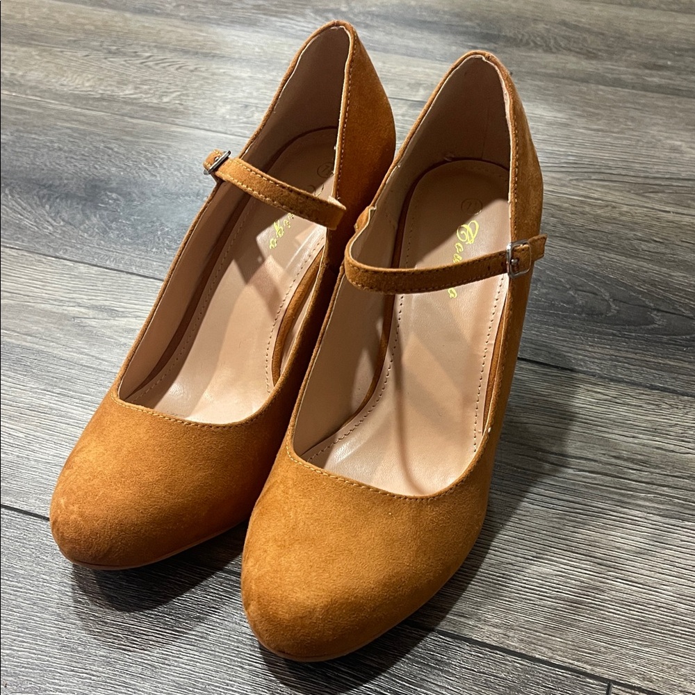Chic Tan Suede Wedge Shoes - Picture 2 of 3